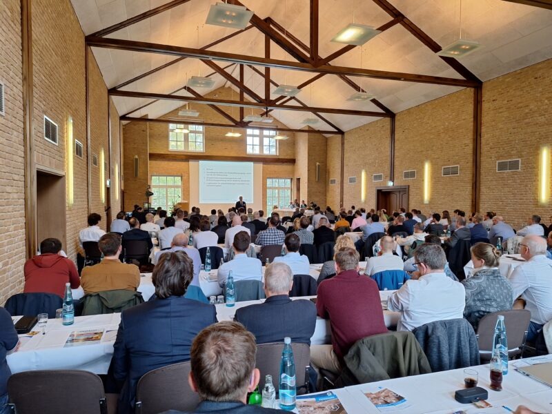 23. Fachtagung „Genehmigungsverfahren in Rohstoffbetrieben“: Aktuelle Themen, klare Analysen, offener Austausch