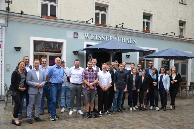 Beruflicher Meilenstein: Industriemeister feiern Abschluss in Regensburg