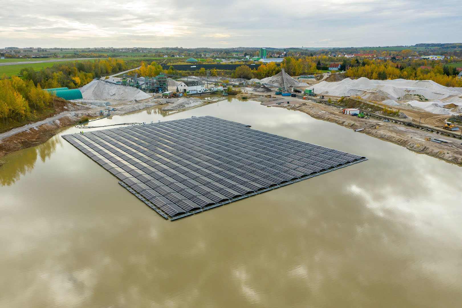 Die erste Floating-PV-Anlage im Bundesland Thüringen wurde 2020 installiert