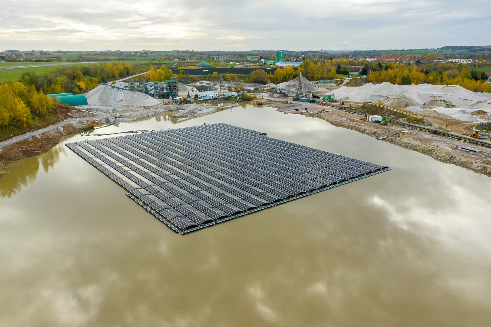 Die erste Floating-PV-Anlage im Bundesland Thüringen wurde 2020 installiert