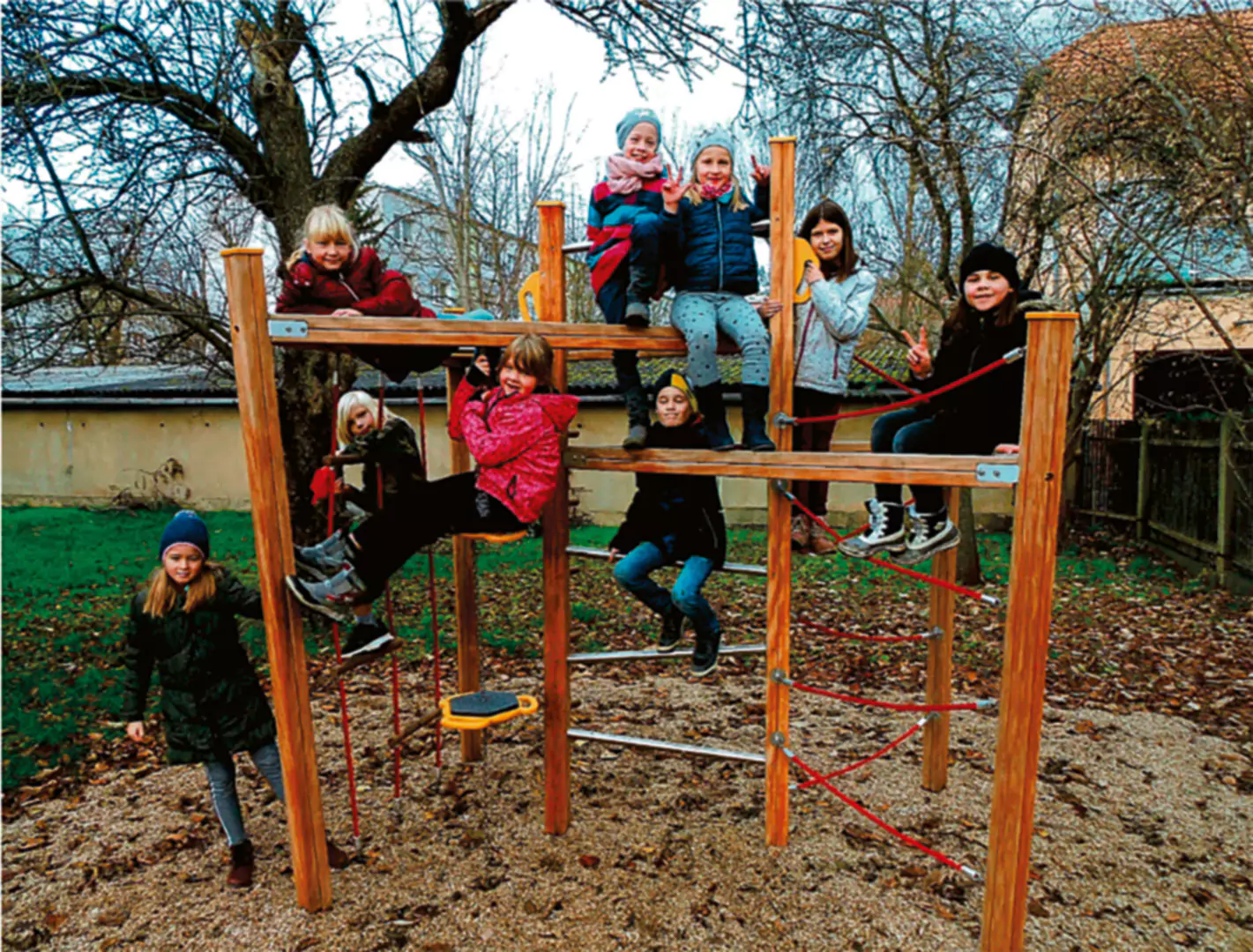 Neues Spielgerät für den Kirchengarten
