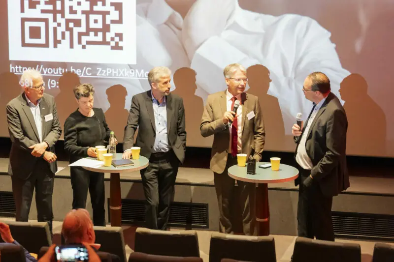 Filmpremiere in Stuttgart: Boris Palmer lobt neuen MIRO-Film „Was nützen Scheine ohne Steine?“