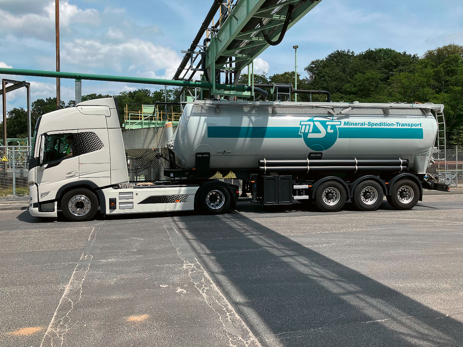 Erste Batteriespeicher und der Einsatz von E-Lkw stehen kurz vor der Umsetzung