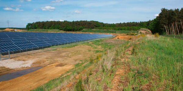 Photovoltaik als Nachnutzung im Trockenabbau der Kieswerk Engelbrechtsmünster GmbH